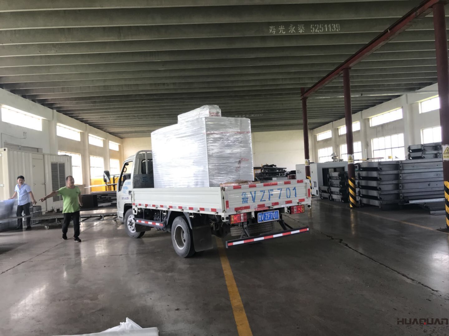 7月6日一臺HQ2QF標(biāo)配汽油一體機(jī)由華全順利發(fā)往甘肅省