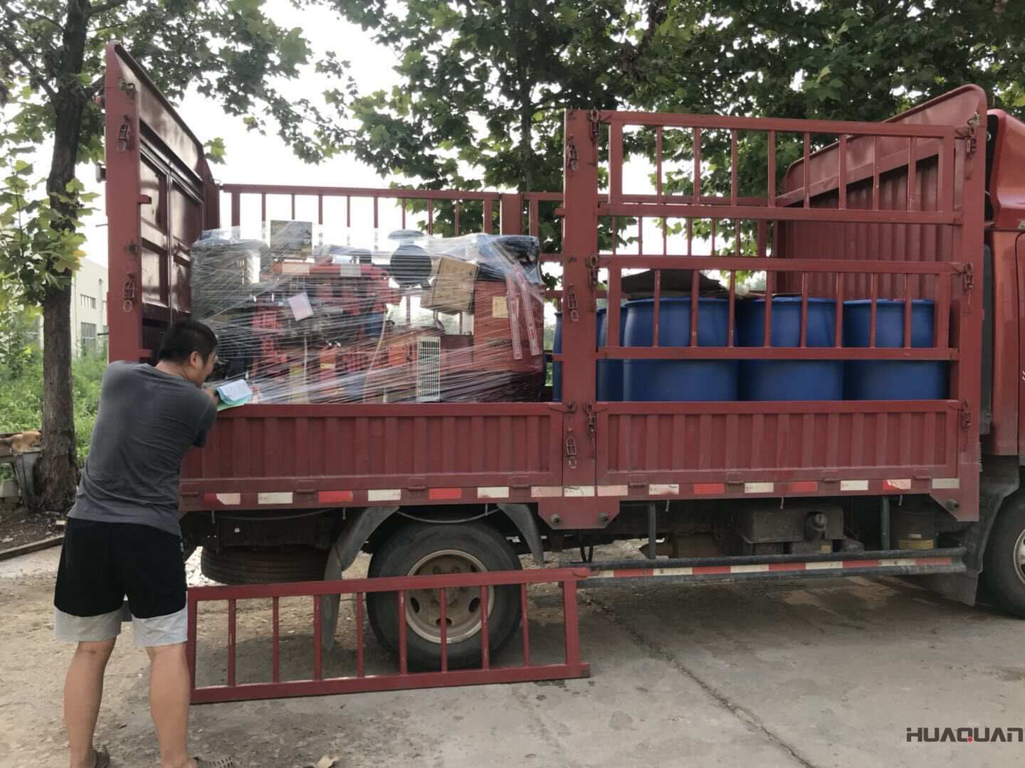 一臺(tái)20kw標(biāo)配型沼氣發(fā)電機(jī)組于9月6日發(fā)往陜西