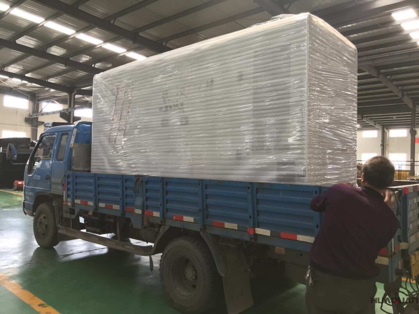 發貨了！9月8日一臺100kw靜音箱型柴油發電機組已發往廣東